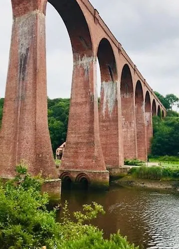 Semesterbostad Demeter *