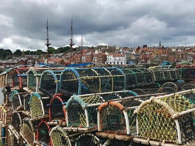 Semesterbostad Demeter *